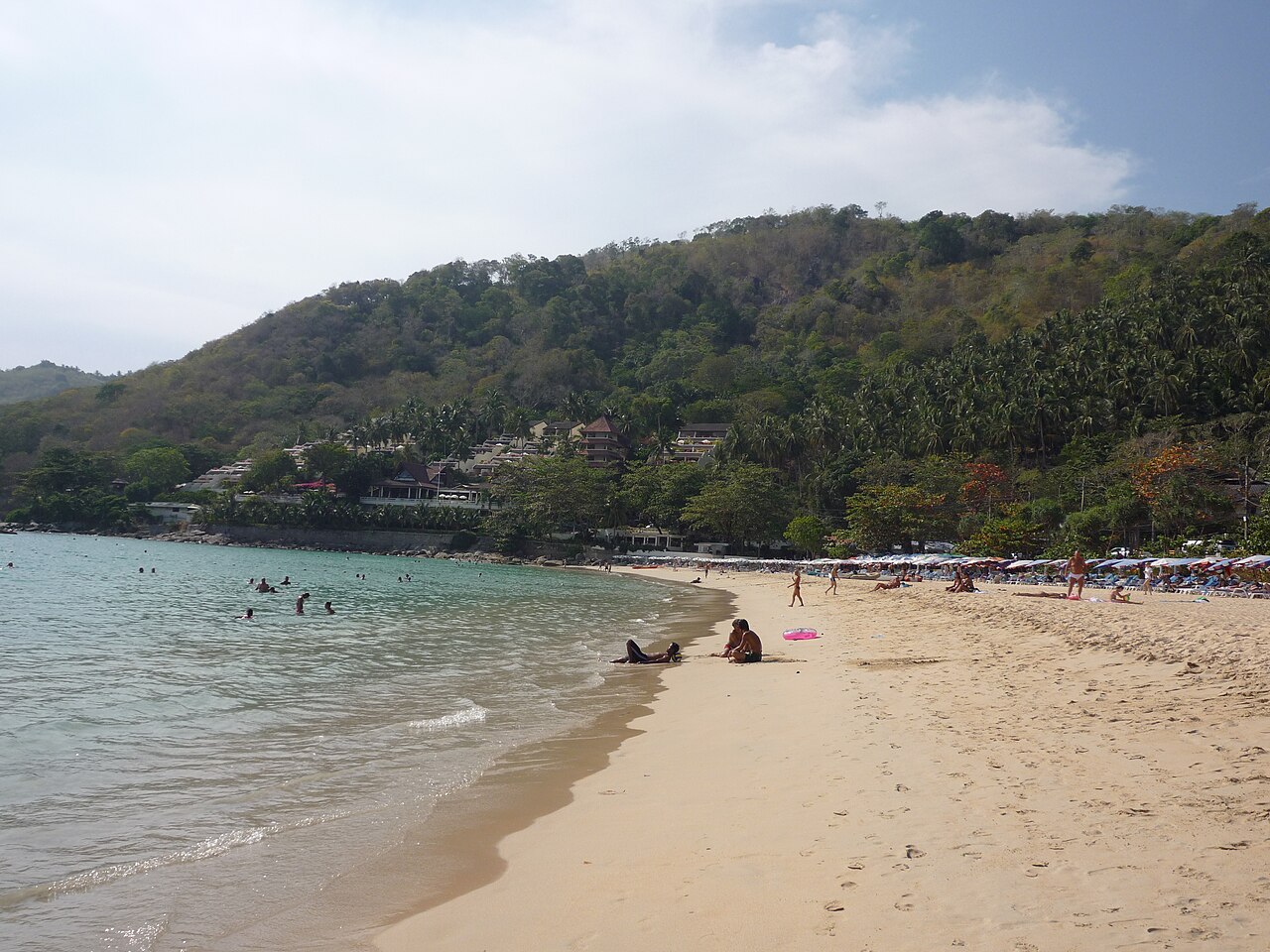 Plage de Nai Harn : l'une des plus belles plages de Phuket